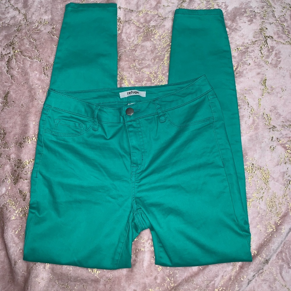 5/15!!Never worn green skinny jeans